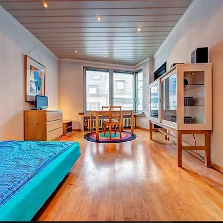 Nahe Ko & Hbf - Zentrales Studio Apartment